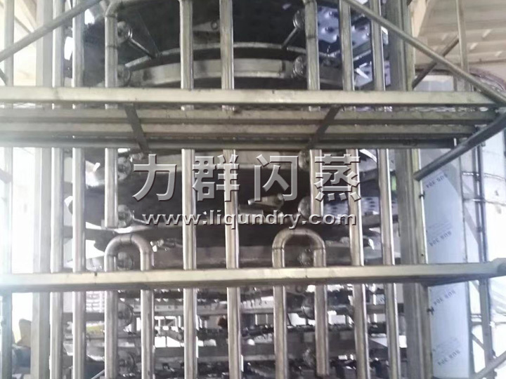 真空型鈦材盤(pán)式干燥機(jī)管路連接
